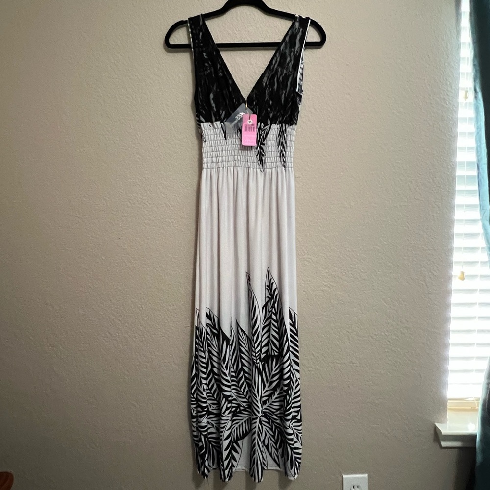 Black and White Floral/Lace Maxi Dress